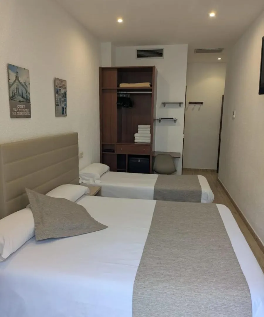 Hotel Mitus Canet De Mar 0*,  Spain