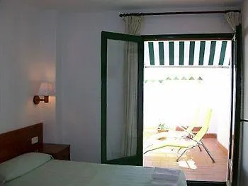 Hotel Mitus Canet De Mar 0*,