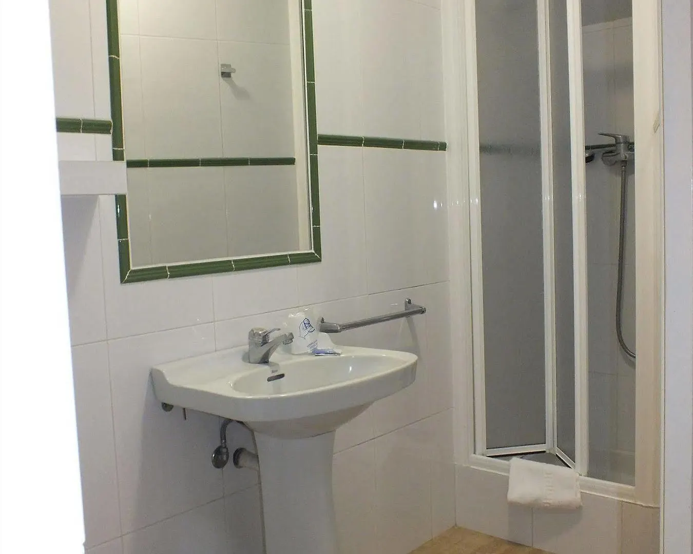 Hotel Mitus Canet De Mar 0*,  Spain